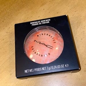 *SOLD* Mineralize Skinfinish Blush in Adored
